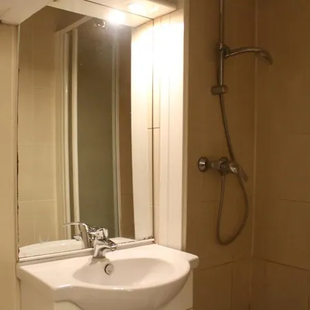Апартаменты Charming Duplex In The Sentier