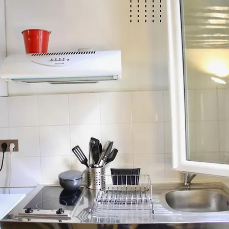 Апартаменты Charming Duplex In The Sentier Париж