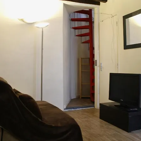 Charming Duplex In The Sentier *